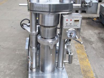 Hydraulic oil press machine to make cooking oil
